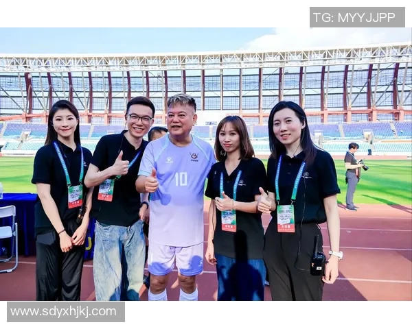 香港足球明星图集全景展示最新动态与成就回顾