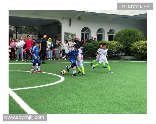 用头顶别人的足球明星挑战自我成就梦想的精彩旅程